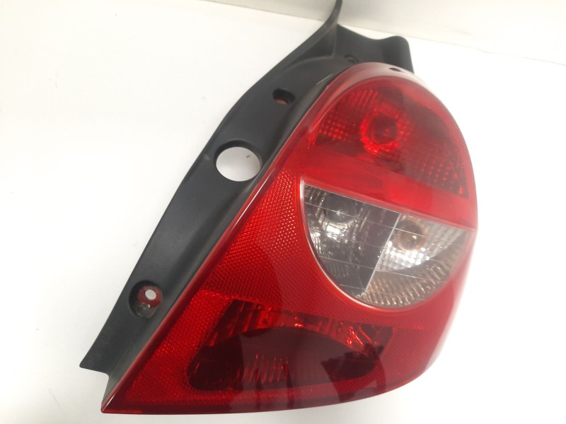 Recambio de piloto trasero derecho para renault clio iii (br0/1, cr0/1) 1.5 dci (c/br0g, c/br1g) referencia OEM IAM   