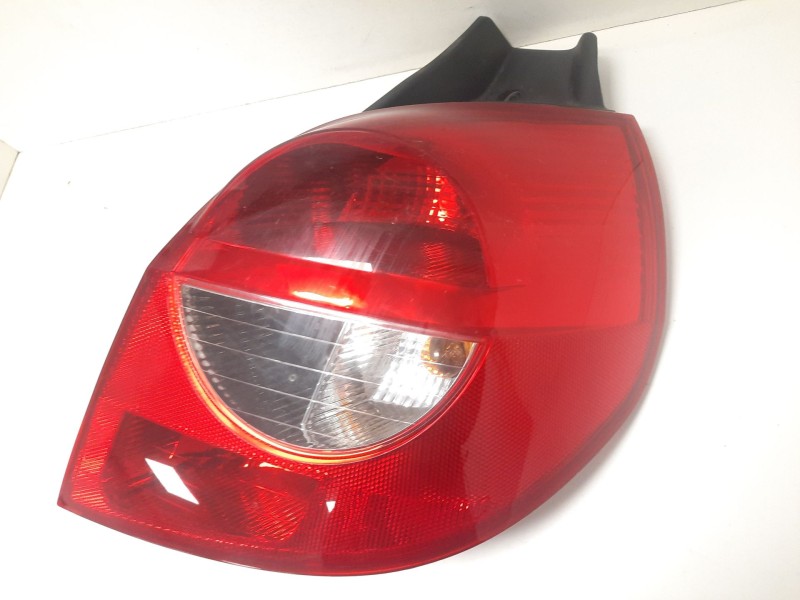 Recambio de piloto trasero derecho para renault clio iii (br0/1, cr0/1) 1.5 dci (c/br0g, c/br1g) referencia OEM IAM   