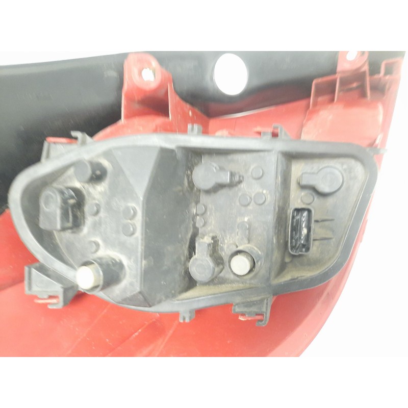 Recambio de piloto trasero derecho para renault clio iii (br0/1, cr0/1) 1.5 dci (c/br0g, c/br1g) referencia OEM IAM   