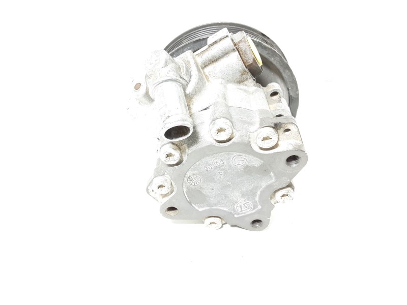Recambio de bomba direccion para bmw serie 5 berlina (e60) 520i referencia OEM IAM 676619001 7693974113 