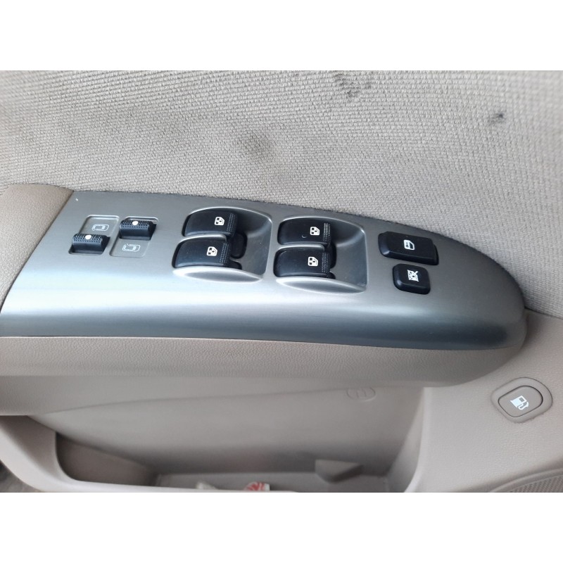 Recambio de mando elevalunas delantero izquierdo para kia carnival / grand carnival iii (vq) 2.9 crdi referencia OEM IAM   