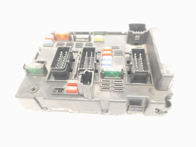 Recambio de caja reles / fusibles para peugeot 307 break (3e) 1.6 hdi 110 referencia OEM IAM 9667608880 BSMB2 