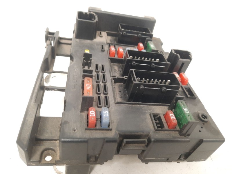 Recambio de caja reles / fusibles para peugeot 307 break (3e) 1.6 hdi 110 referencia OEM IAM 9667608880 BSMB2 