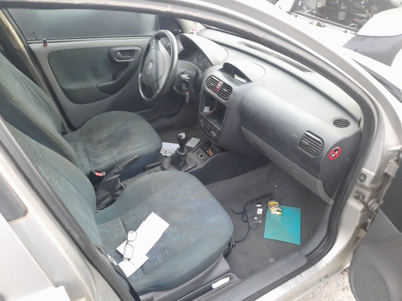 opel corsa c (x01) del año 2001 opel corsa c (x01) del año 2001