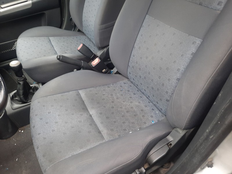 Recambio de asiento delantero izquierdo para hyundai getz (tb) 1.5 crdi gls referencia OEM IAM   