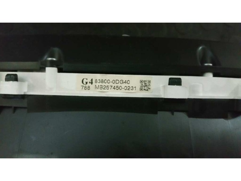 Recambio de cuadro instrumentos para toyota yaris live referencia OEM IAM 838000DG40  