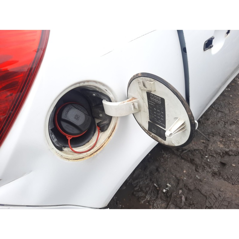 Recambio de tapa exterior combustible para opel corsa d (s07) 1.3 cdti (l08, l68) referencia OEM IAM   