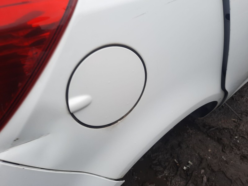 Recambio de tapa exterior combustible para opel corsa d (s07) 1.3 cdti (l08, l68) referencia OEM IAM   