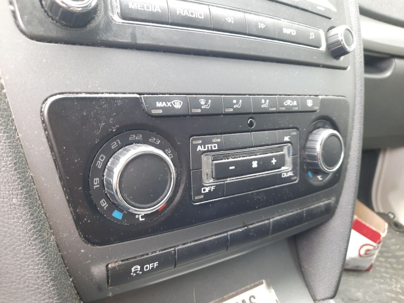 Recambio de mando climatizador para skoda octavia ii (1z3) 1.6 tdi referencia OEM IAM   
