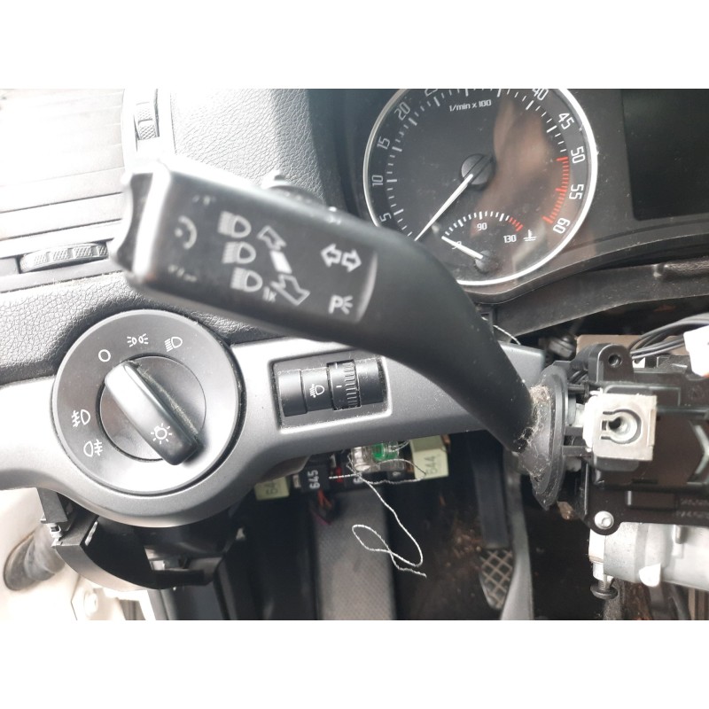 Recambio de mando intermitentes para skoda octavia ii (1z3) 1.6 tdi referencia OEM IAM   