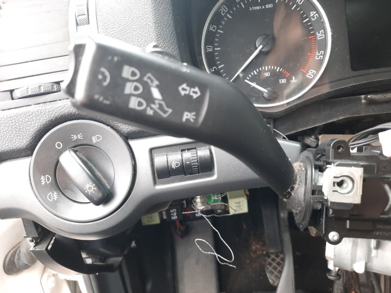 Recambio de mando intermitentes para skoda octavia ii (1z3) 1.6 tdi referencia OEM IAM   