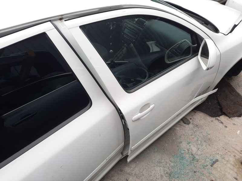 Recambio de puerta delantera derecha para skoda octavia ii (1z3) 1.6 tdi referencia OEM IAM   