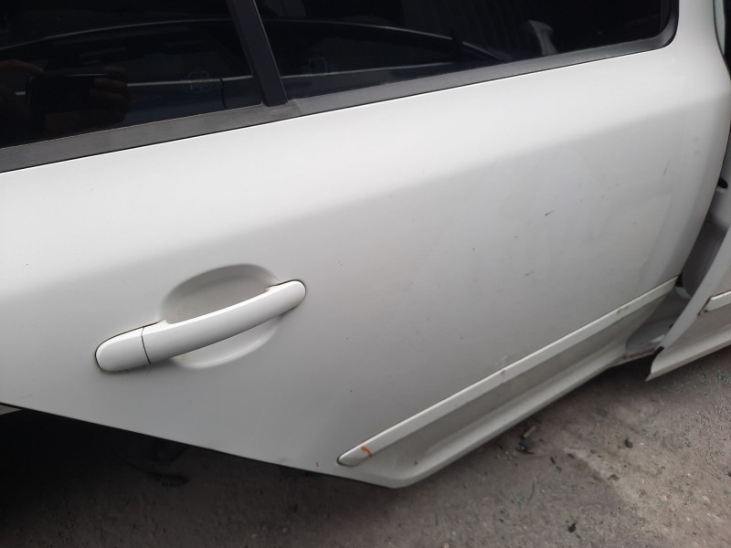 Recambio de puerta trasera derecha para skoda octavia ii (1z3) 1.6 tdi referencia OEM IAM   