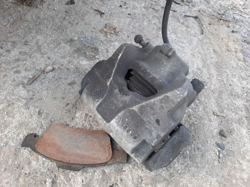 Recambio de pinza freno delantera derecha para renault megane iii coupé-cabrio floride referencia OEM IAM 410010303R  