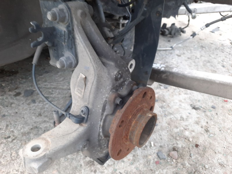 Recambio de mangueta delantera derecha para renault laguna coupe gt referencia OEM IAM   