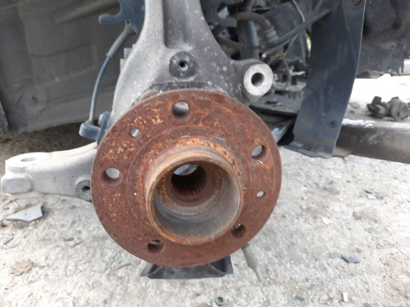 Recambio de mangueta delantera derecha para renault laguna coupe gt referencia OEM IAM   