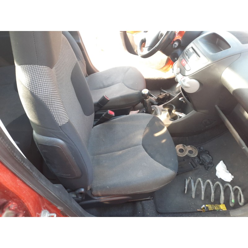 Recambio de asiento delantero derecho para toyota aygo (kgb/wnb) city referencia OEM IAM   