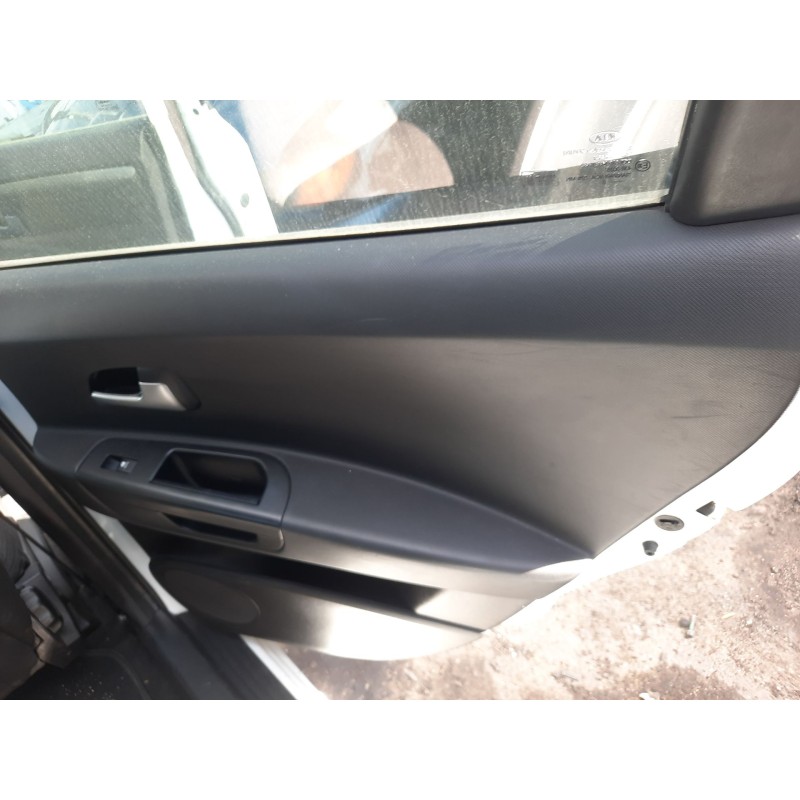 Recambio de elevalunas trasero derecho para kia cee´d hatchback (ed) 1.6 crdi 115 referencia OEM IAM 834811H010  