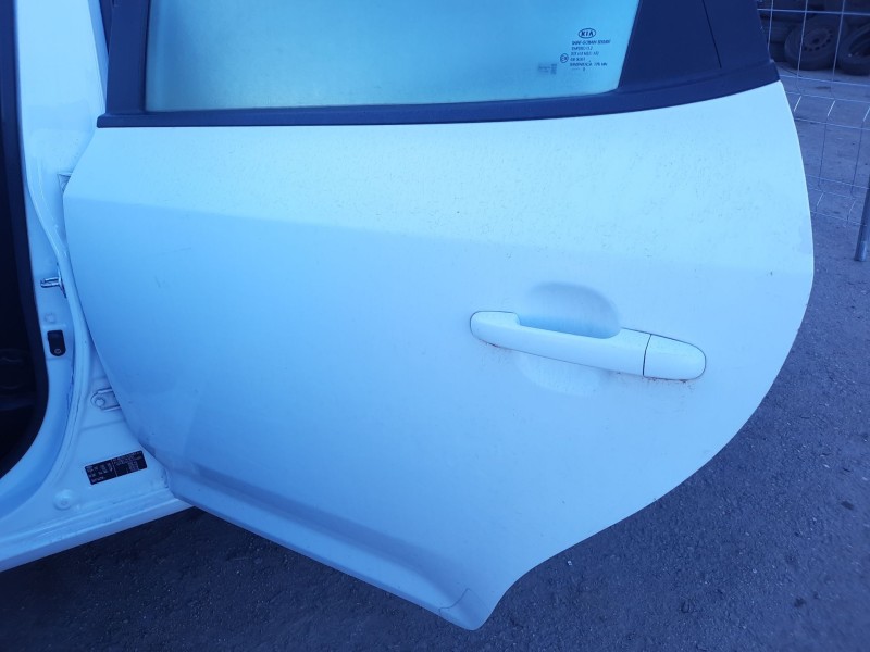 Recambio de puerta trasera izquierda para kia cee´d hatchback (ed) 1.6 crdi 115 referencia OEM IAM 770031H000  