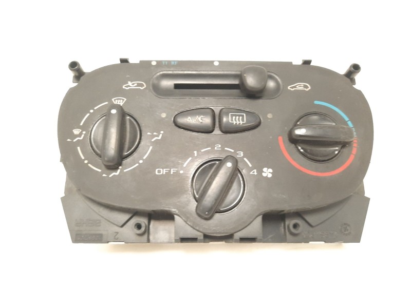 Recambio de mando calefaccion / aire acondicionado para peugeot 206 berlina referencia OEM IAM 1068901  