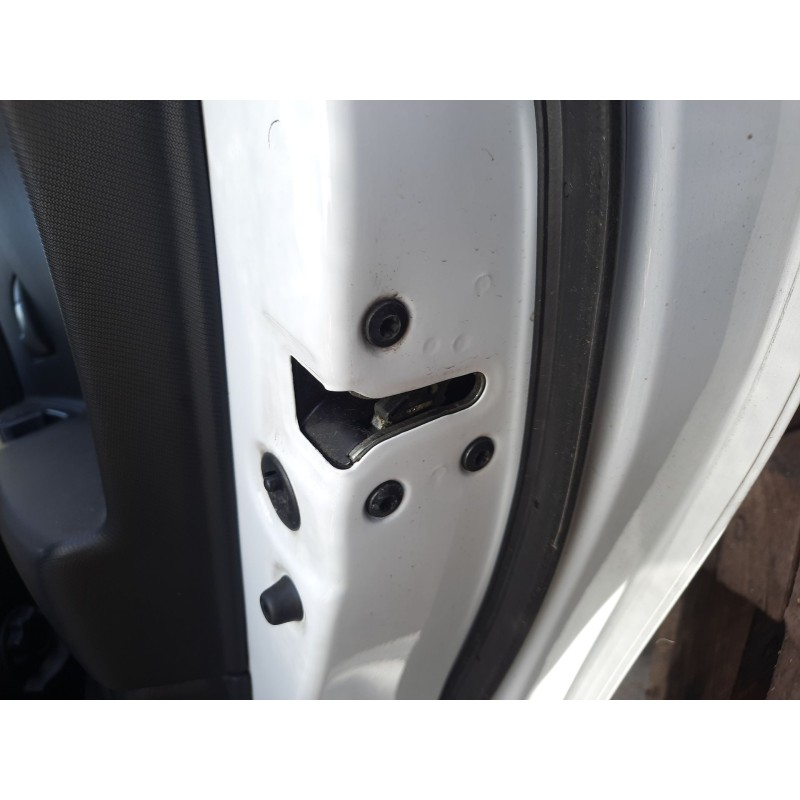 Recambio de cerradura puerta trasera derecha para kia cee´d hatchback (ed) 1.6 crdi 115 referencia OEM IAM 814201H000  