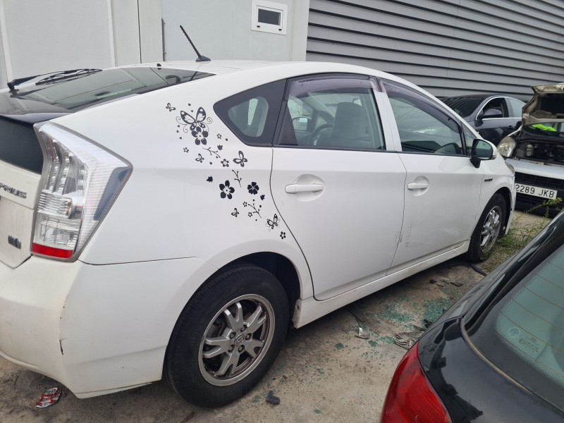toyota prius (_w3_) del año 2011