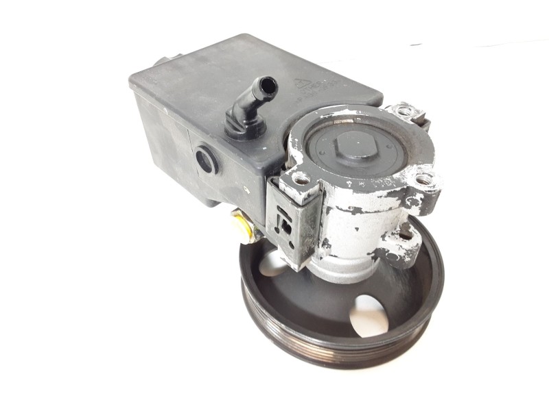 Recambio de bomba direccion para ssangyong rodius i 2.7 xdi 4wd referencia OEM IAM 6654602480  