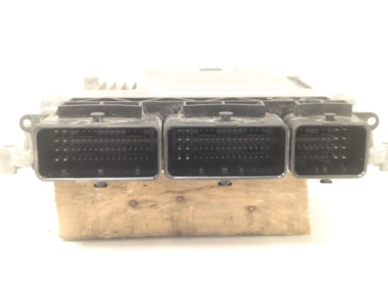 Recambio de centralita motor uce para dacia sandero ii 1.5 dci 75 / blue dci 75 (b8jw, b8m4, b8ah, b8m7, b8m6) referencia OEM IA