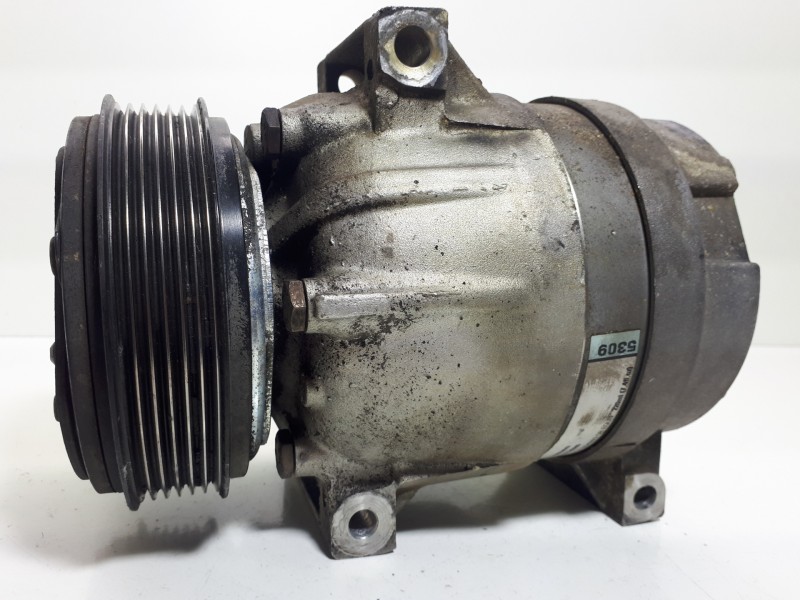 Recambio de compresor aire acondicionado para renault megane i fase 2 classic (la..) 1.9 dci dynamique referencia OEM IAM 770010