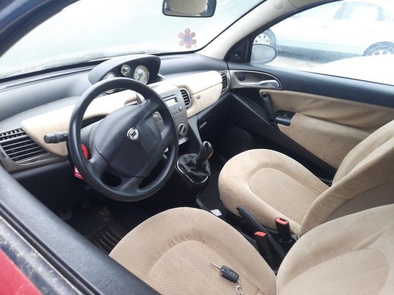 lancia ypsilon (843_) del año 2004