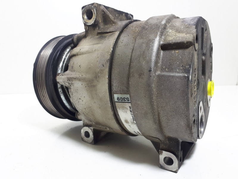 Recambio de compresor aire acondicionado para renault megane i fase 2 classic (la..) 1.9 dci dynamique referencia OEM IAM 770010