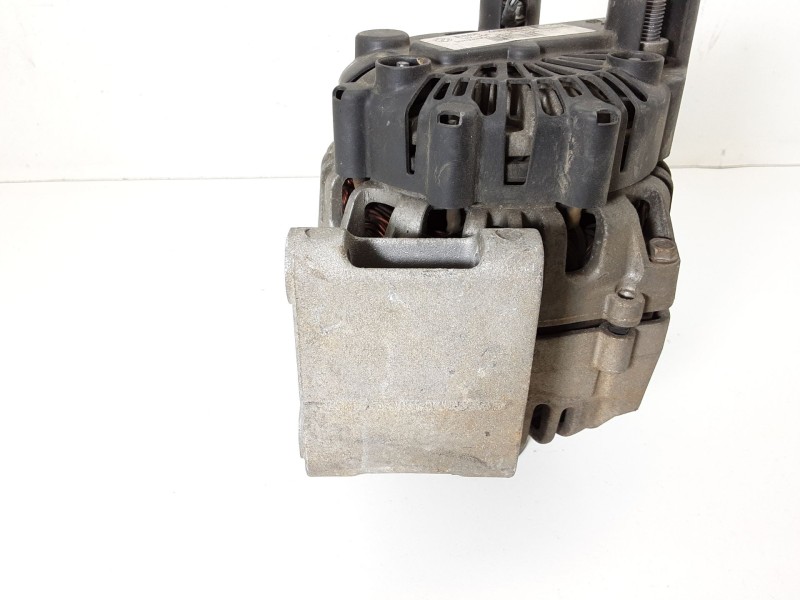 Recambio de alternador para fiat linea (323_, 110_) 1.3 jtd multijet (323axb1a) referencia OEM IAM 46823547 TG9S010 