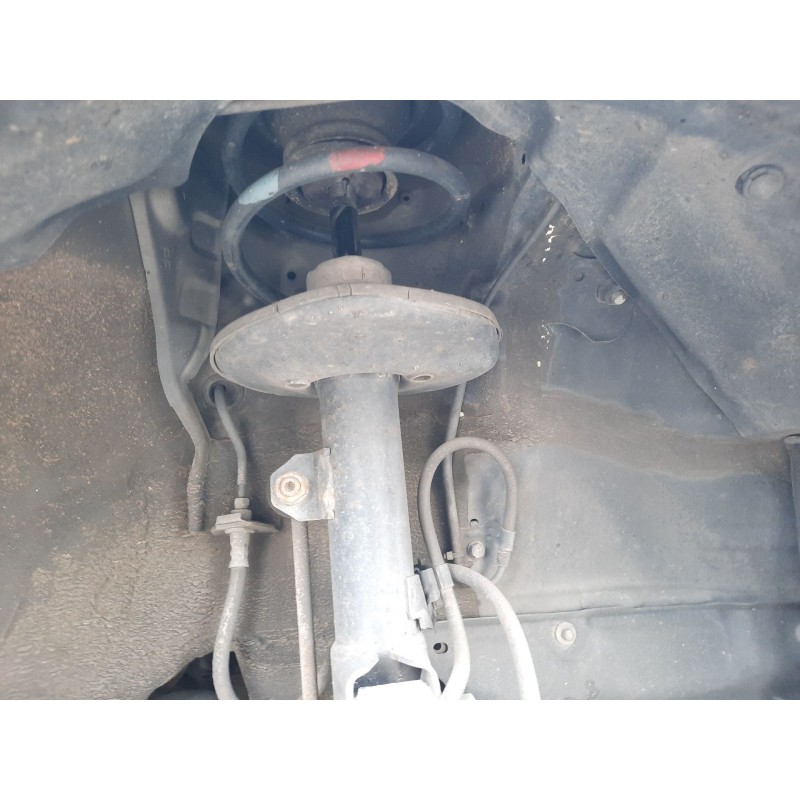 Recambio de amortiguador delantero derecho para toyota prius liftback (_w2_) 1.5 hybrid (nhw20_) referencia OEM IAM   