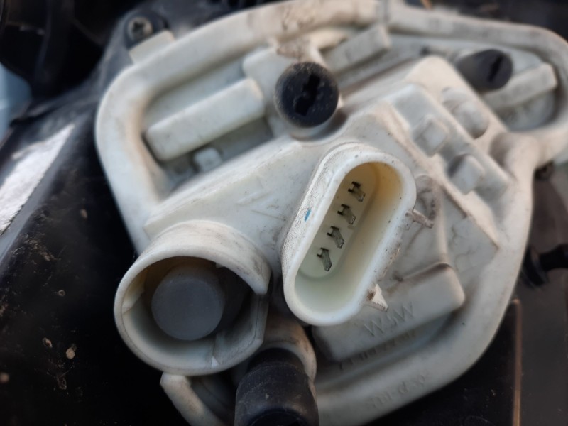 Recambio de piloto trasero derecho para opel astra j lim. 1.7 16v cdti referencia OEM IAM   