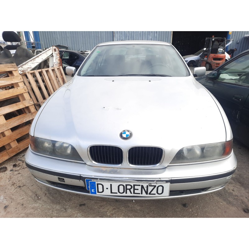 bmw 5 (e39) del año 2000