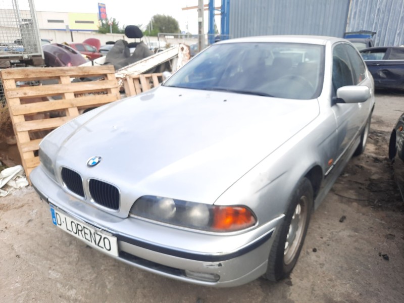 bmw 5 (e39) del año 2000