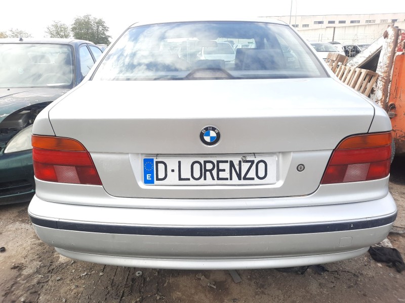 bmw 5 (e39) del año 2000
