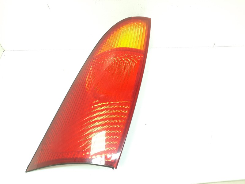 Recambio de piloto trasero derecho para ford focus turnier (cak) 1.6 16v cat referencia OEM IAM  29212 