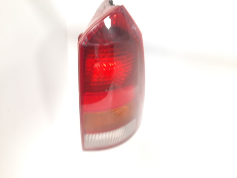 Recambio de piloto trasero derecho para ford focus turnier (cak) 1.8 tddi turbodiesel cat referencia OEM IAM  31818 