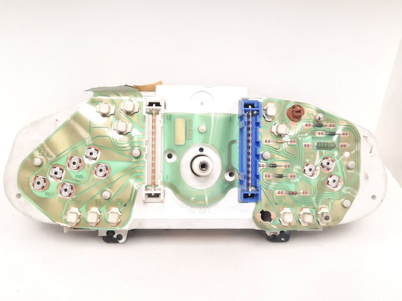 Recambio de cuadro instrumentos para ford fiesta berlina referencia OEM IAM 96FB10838B 9387 