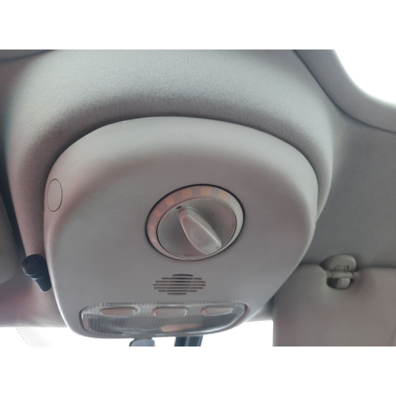 Recambio de luz interior para peugeot 407 sw (6e_, 6d_) 2.0 16v referencia OEM IAM   