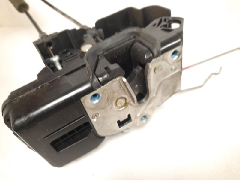 Recambio de cerradura puerta delantera izquierda para chevrolet captiva 2.2 vcdi ltz referencia OEM IAM   