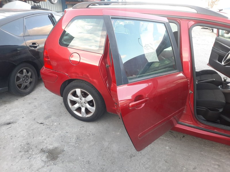 Recambio de puerta trasera derecha para peugeot 307 break (3e) 1.6 hdi 110 referencia OEM IAM   