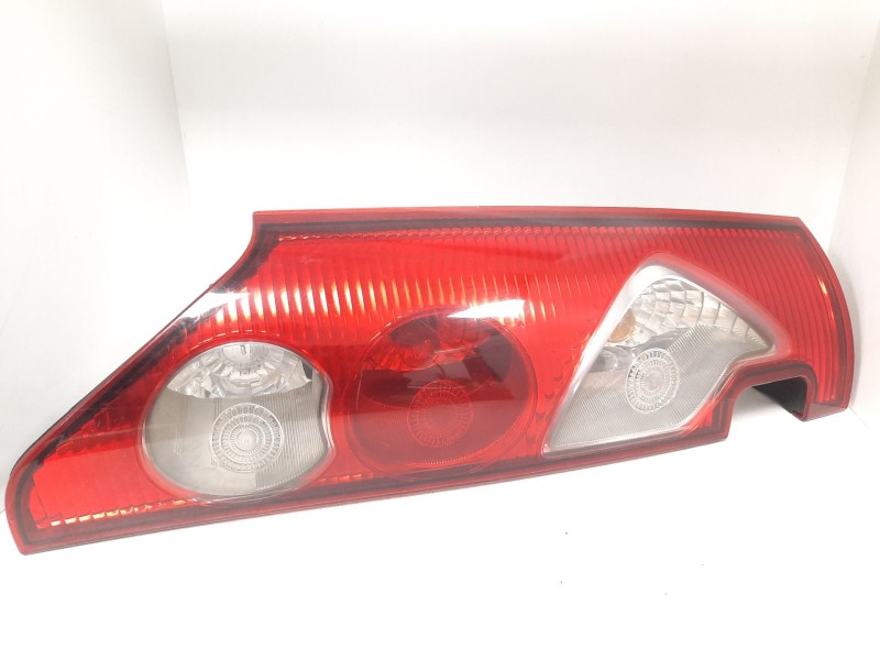 Recambio de piloto trasero izquierdo para renault kangoo / grand kangoo ii (kw0/1_) 1.5 dci 70 (kw0v, kw0a) referencia OEM IAM 8