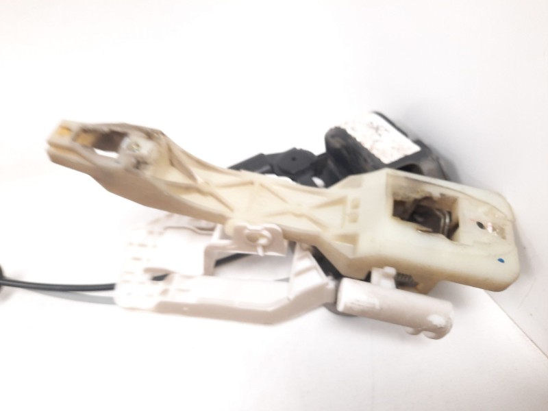 Recambio de cerradura puerta trasera derecha para kia carens iii monospace (un) 2.0 crdi 140 referencia OEM IAM   