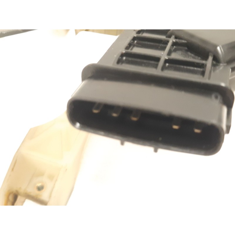 Recambio de cerradura puerta trasera derecha para kia carens iii monospace (un) 2.0 crdi 140 referencia OEM IAM   