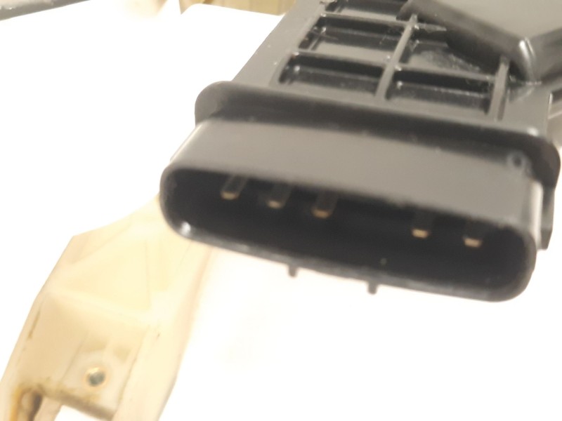 Recambio de cerradura puerta trasera derecha para kia carens iii monospace (un) 2.0 crdi 140 referencia OEM IAM   