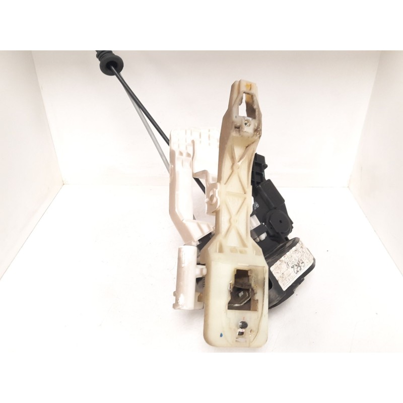 Recambio de cerradura puerta trasera derecha para kia carens iii monospace (un) 2.0 crdi 140 referencia OEM IAM   