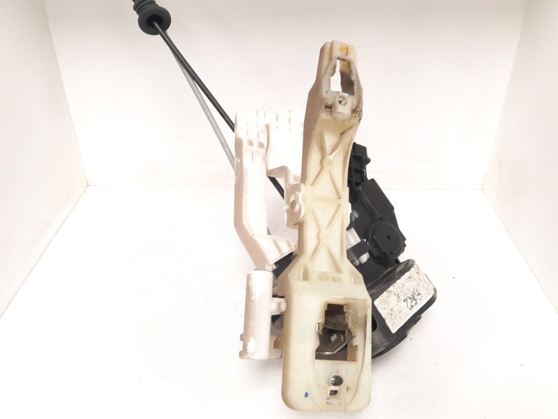 Recambio de cerradura puerta trasera derecha para kia carens iii monospace (un) 2.0 crdi 140 referencia OEM IAM   