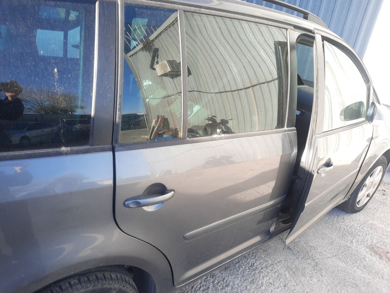 Recambio de puerta trasera derecha para volkswagen touran (1t1, 1t2) 1.9 tdi referencia OEM IAM   